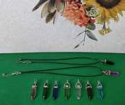 2 Colares com pingente cristal