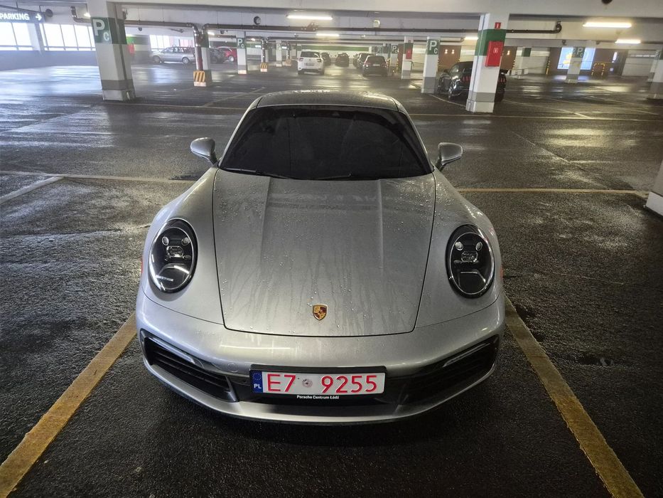 Porsche 911 911.992 z niskim przebiegiem