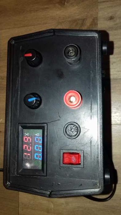stabilizowany zasilacz laboratoryjny 0V-30V