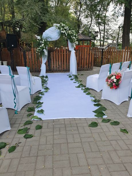 Свадебные чехлы на стулья,банты,ширмы,воздушные шары
