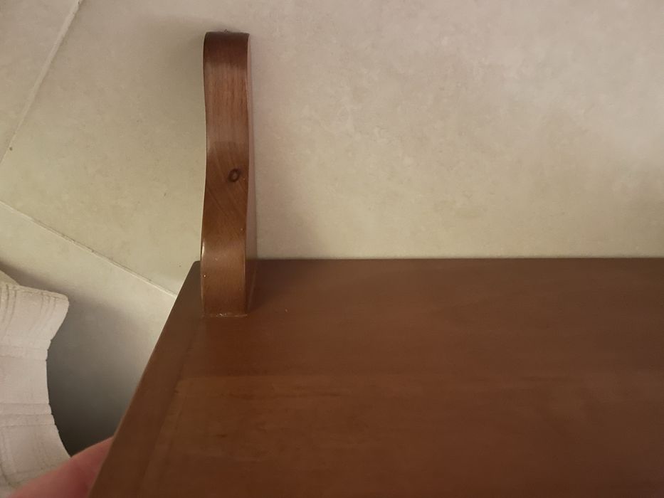 Prateleiras em madeira