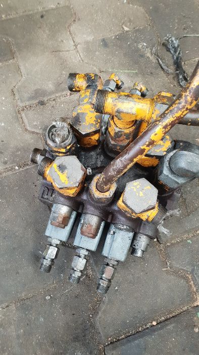 ahlmann al7 al8 rozdzielacz hydrauliczny 3 sekcyjny łyżki ładowarka