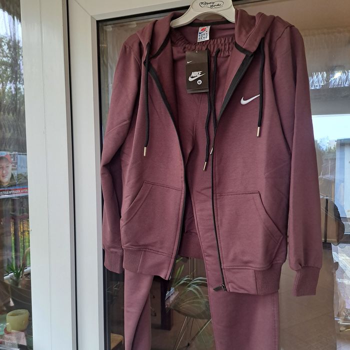 Komplet dresowy Nike,Nowy