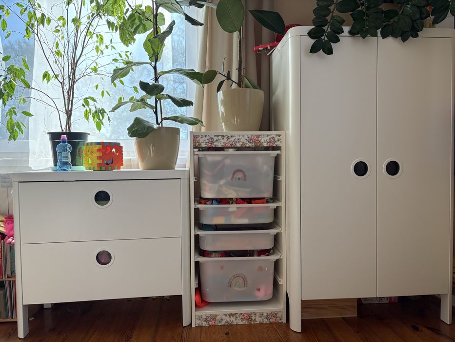 Zestaw mebli dziecięcych ikea stolik szafa komoda lozko