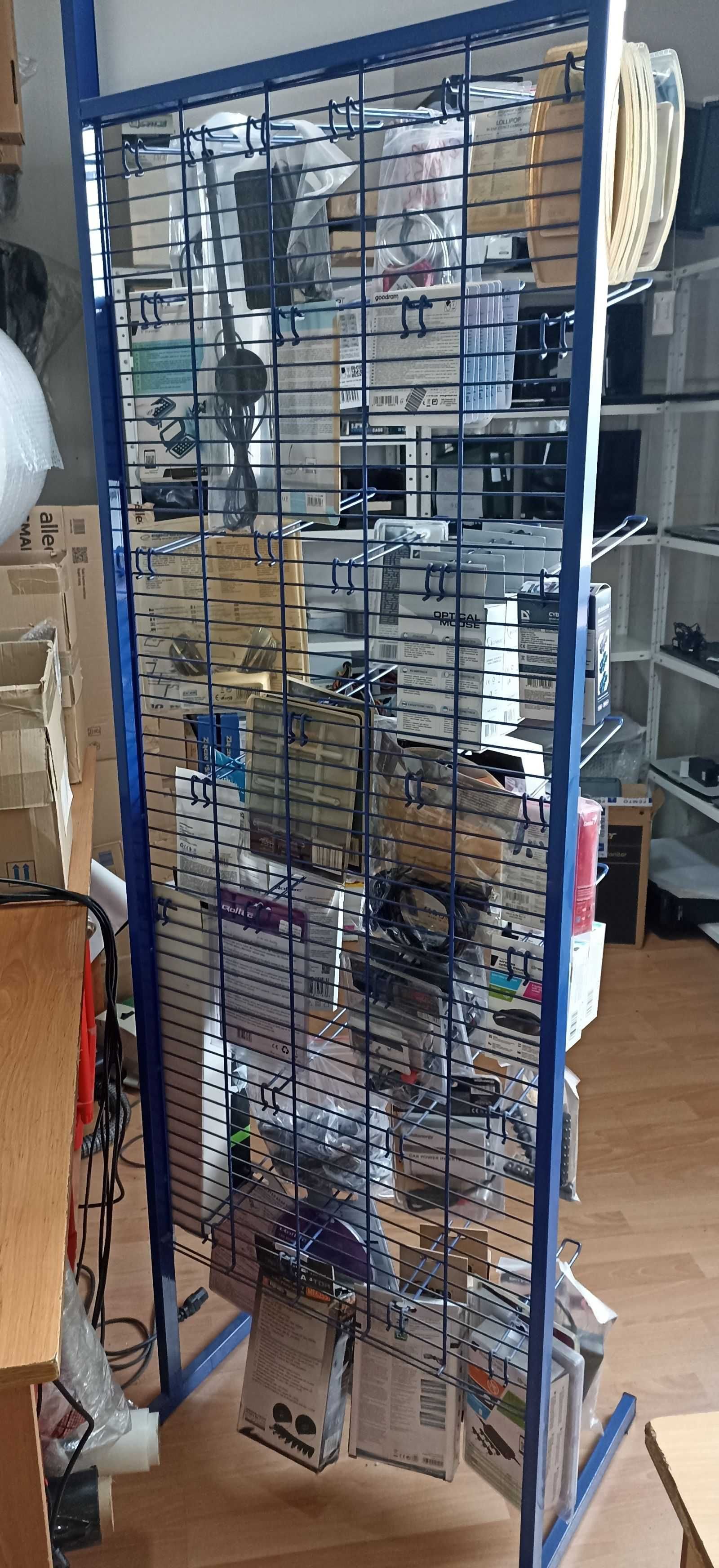 Stojak ekspozytor z haczykami 30 sztuk stalowy. Grube, porządne mocne.