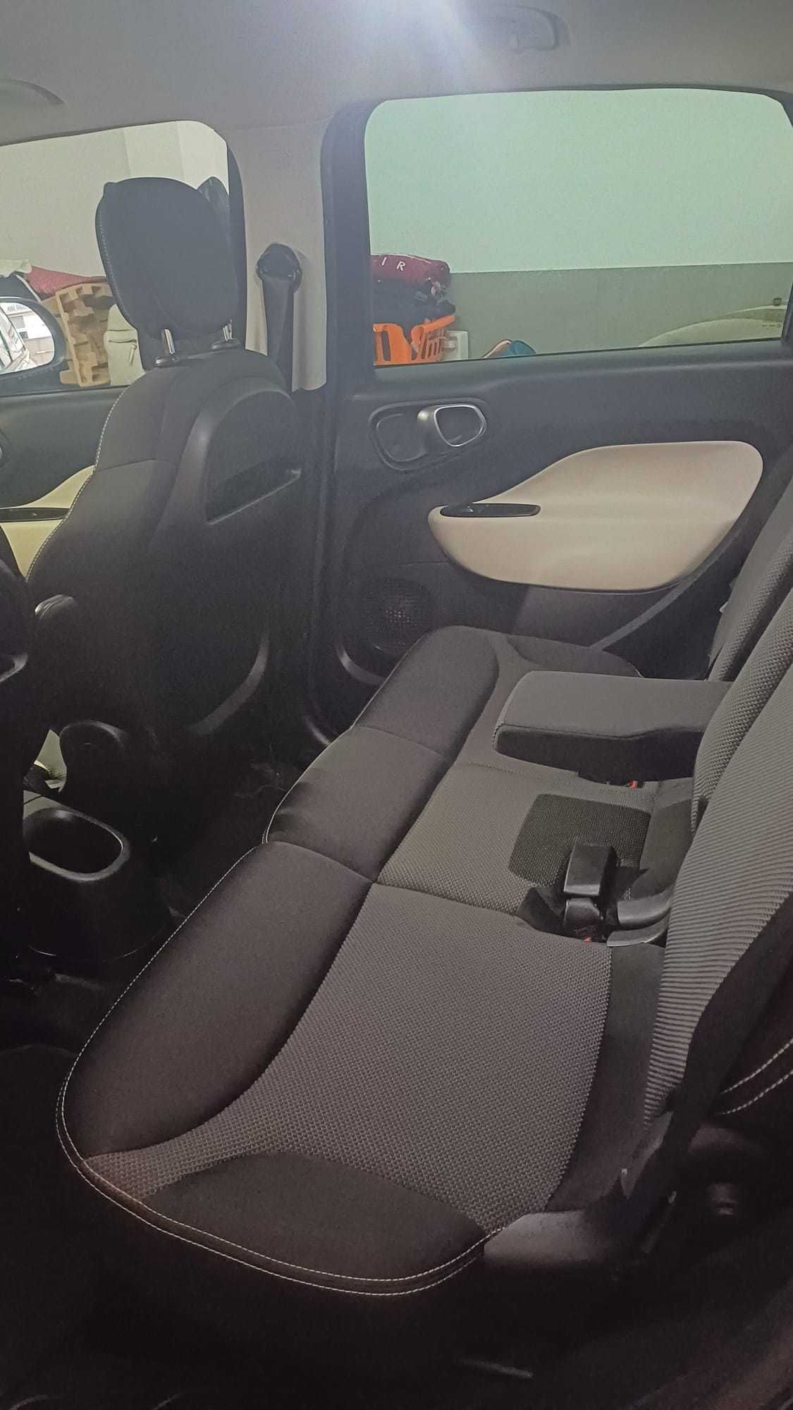 Fiat 500L com poucos Kms