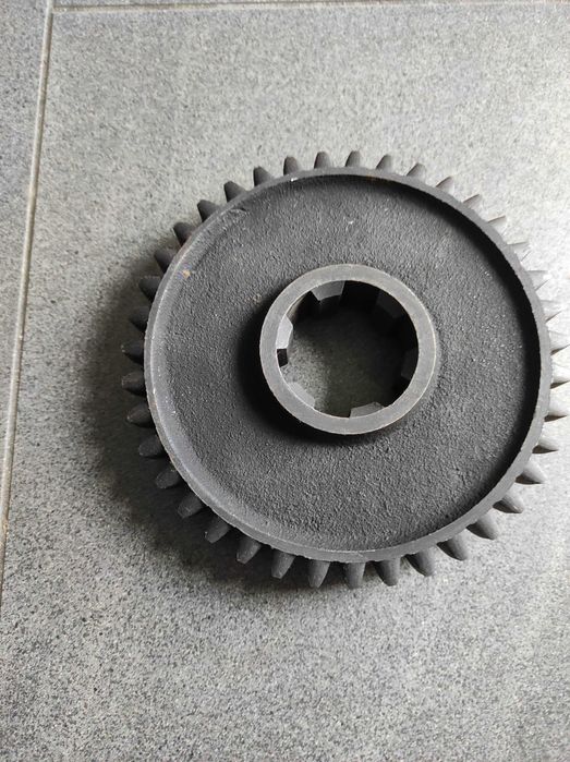 Nowe koło zębate skrzyni biegów 39 zębów T-25 Władimiriec T25 Rusek