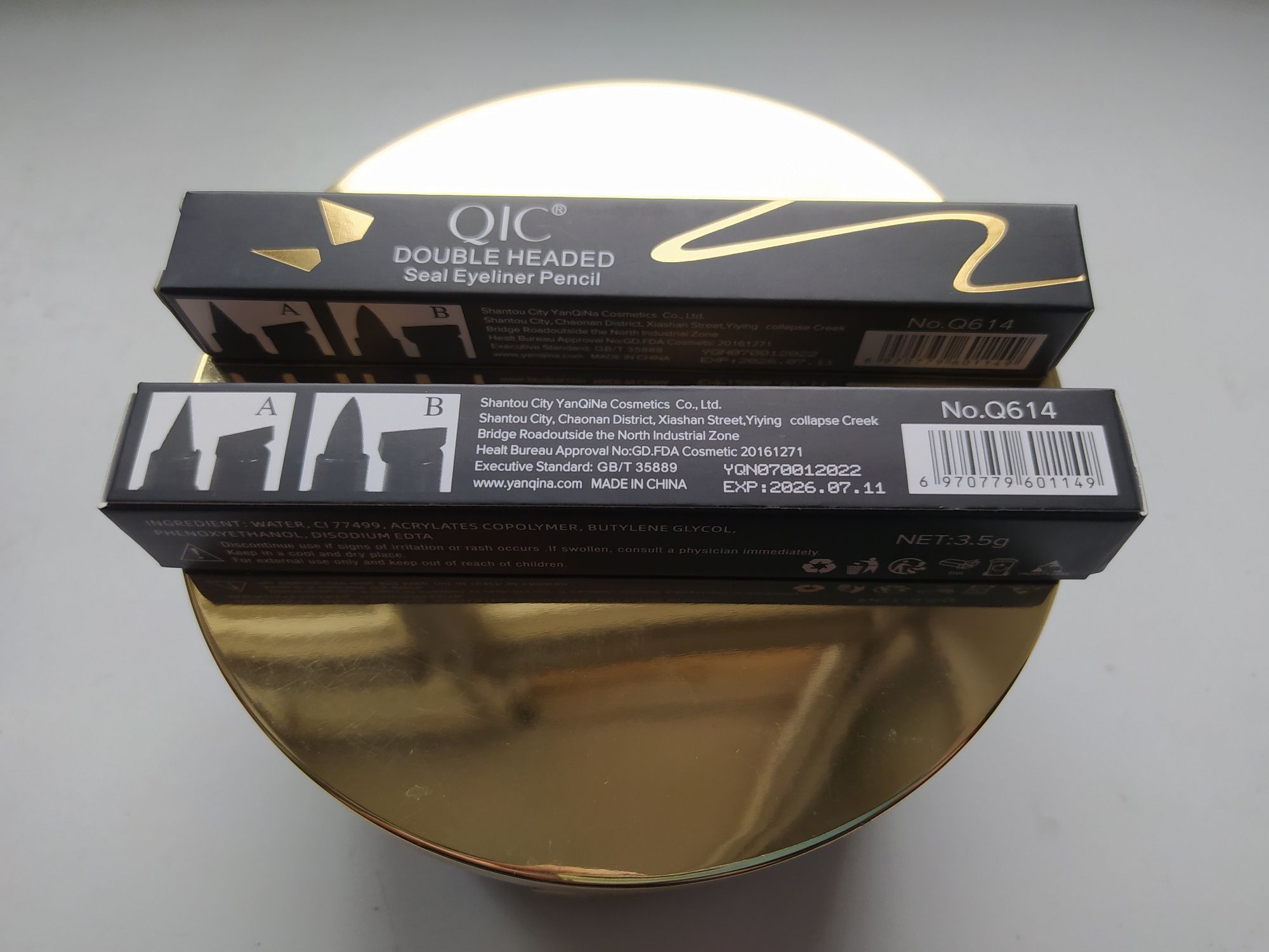 Eyeliner w pisaku z pieczątką pieczątka