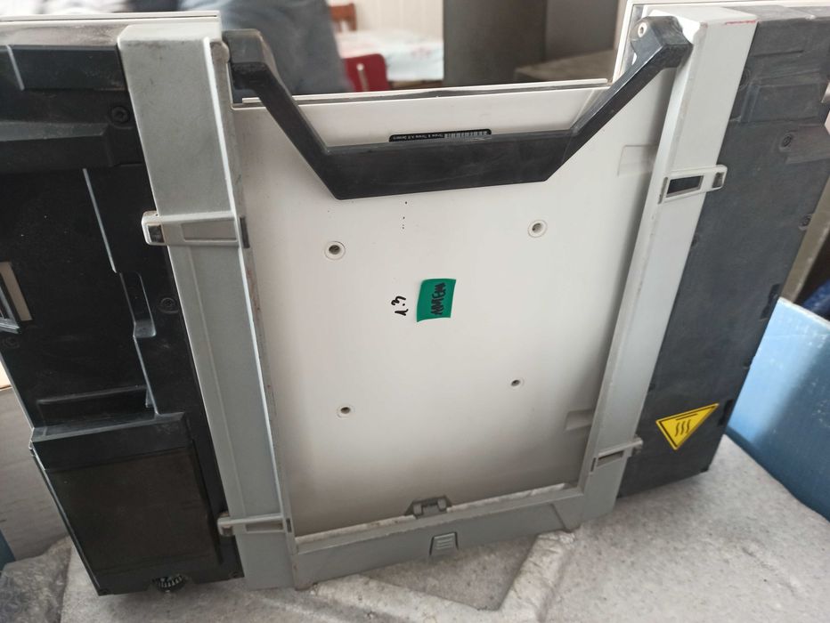 Terminal satelitarny BGAN-700