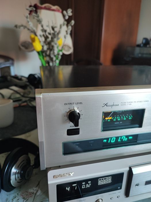 Accuphase T 105 tuner stereo