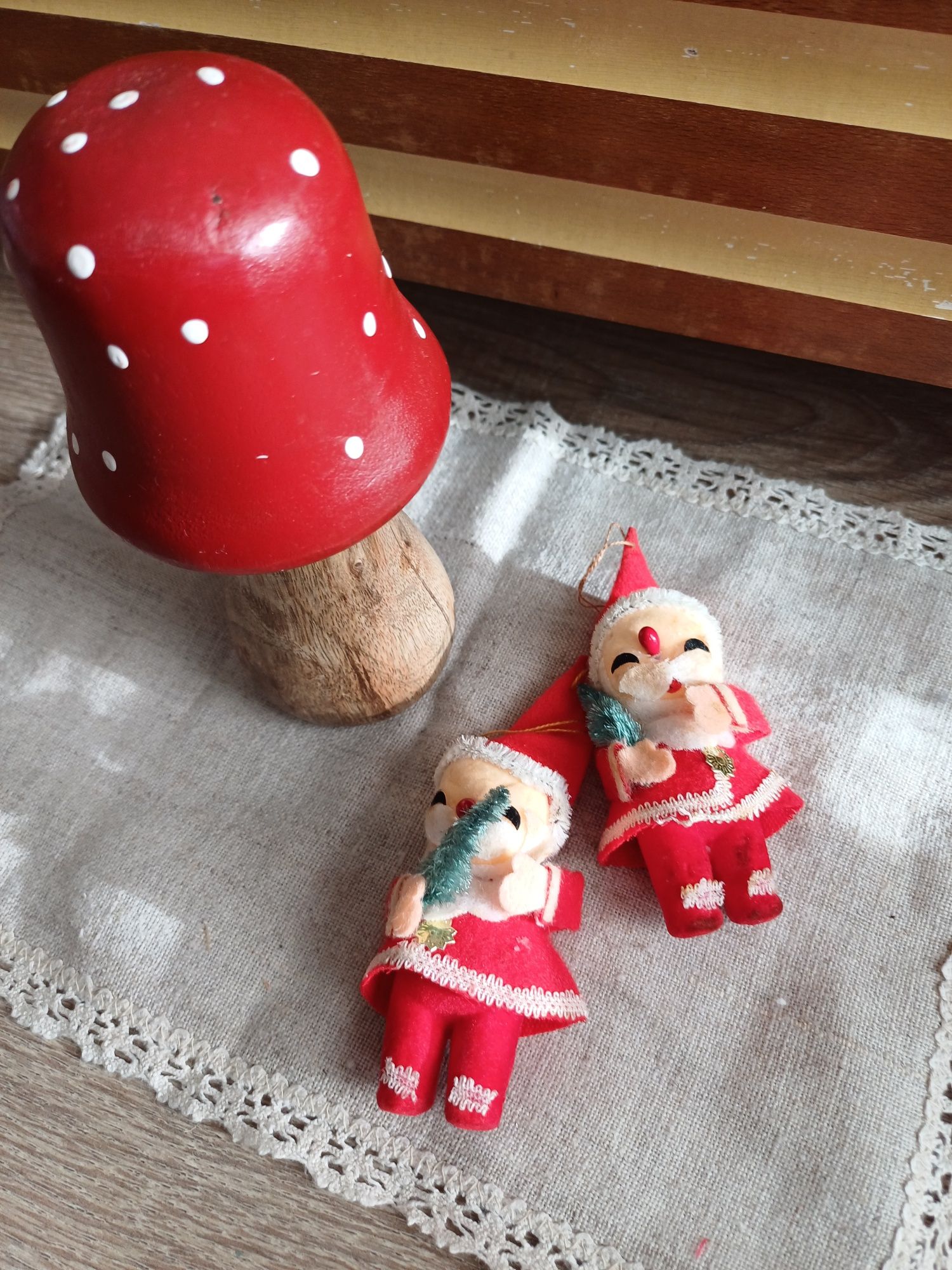Zawieszki na choinkę prl vintage Mikołajem Mikołajki ozdoby bombki