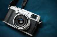 Fujifilm X100 Silver 23 мм f.2 Преміум компакт камера