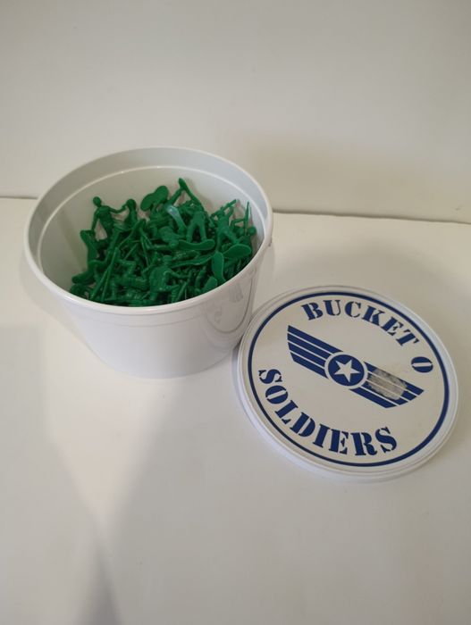 Відро солдатиків Disney Pixar Thinkway toys 70+