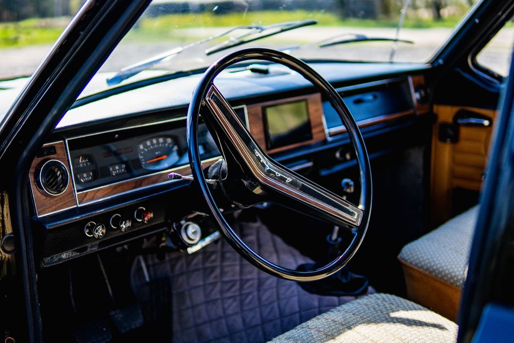 Auto do ślubu klasyk do ślubu Mercedes S klasa / Wołga Gaz 24