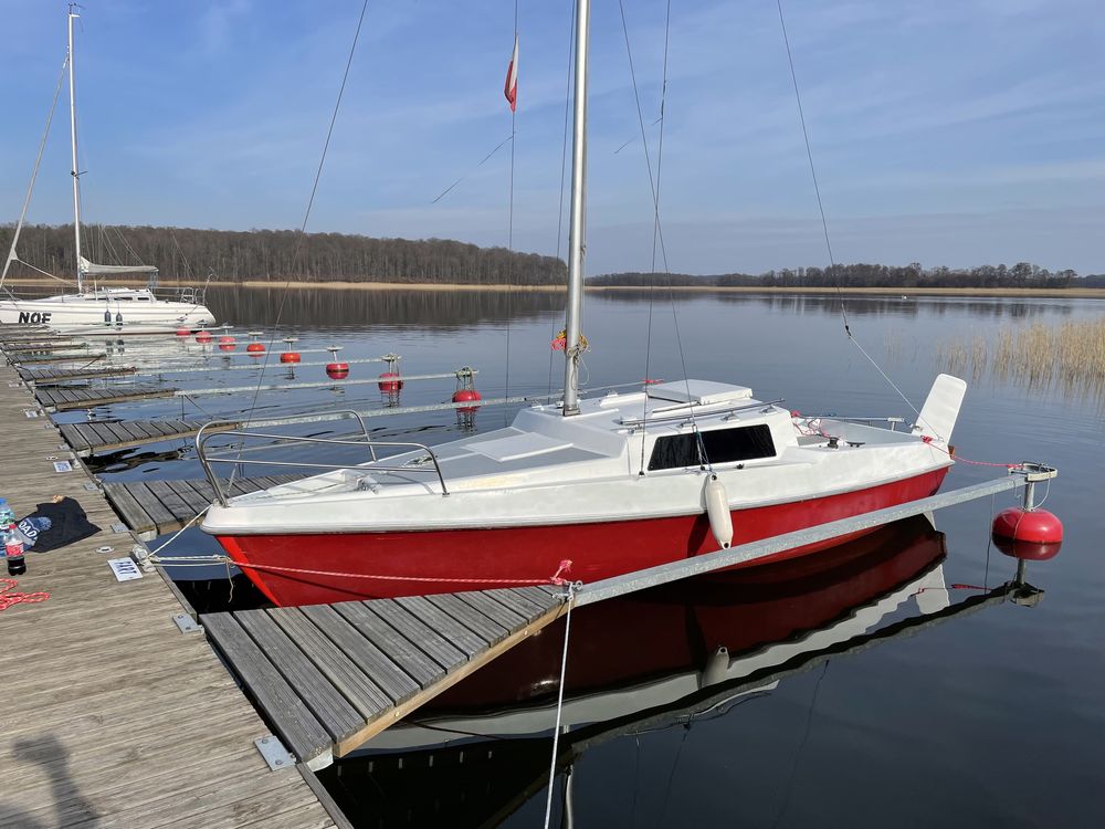 Jacht żaglowy, Żaglówka, jacht kabinowy EL-BIMBO