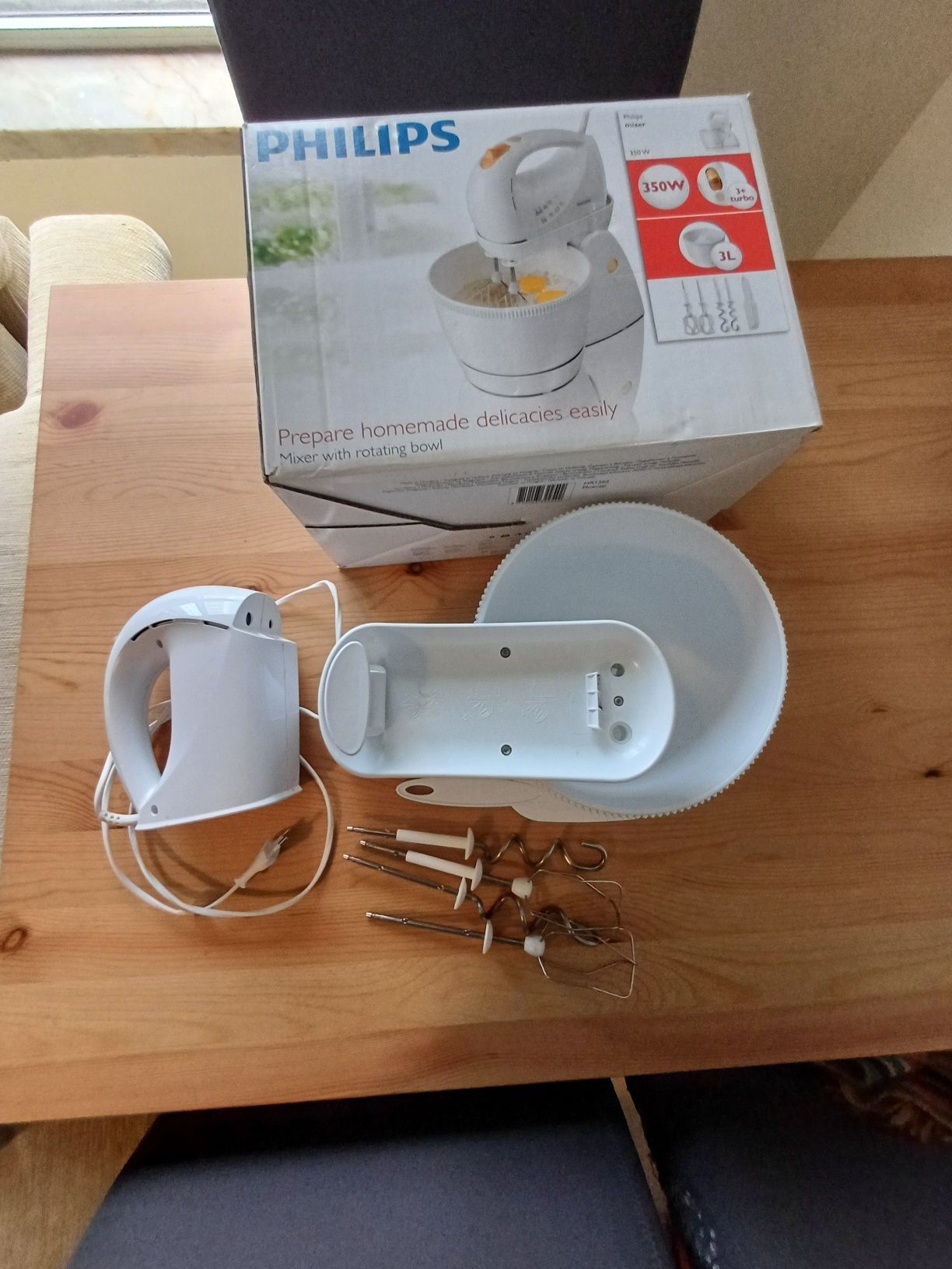 Mixer philips com tigela rotativa.