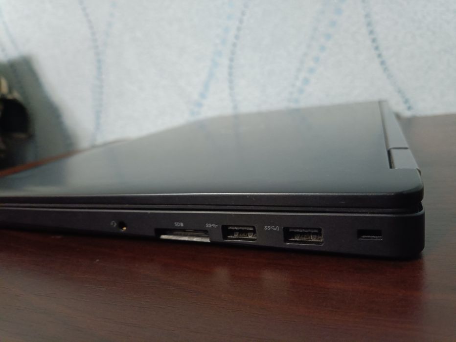 Ноутбук Latitude e5570