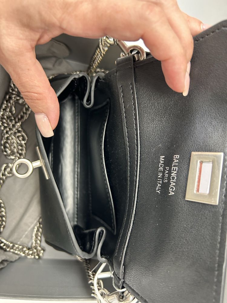 Сумочка в стилі Balenciaga