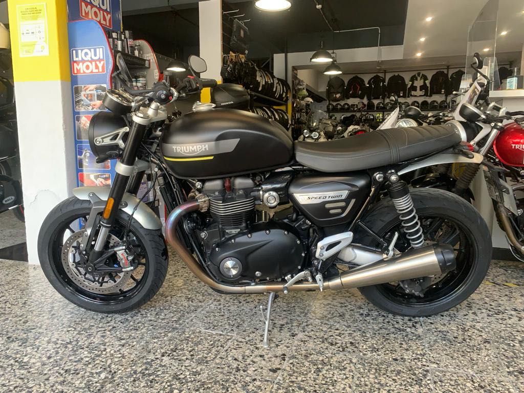 Triumph Bonneville Speed Twin 1200 de 2022 irrepreensível Gar Triumph