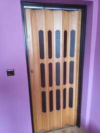 Drzwi drewniane harmonijkowe