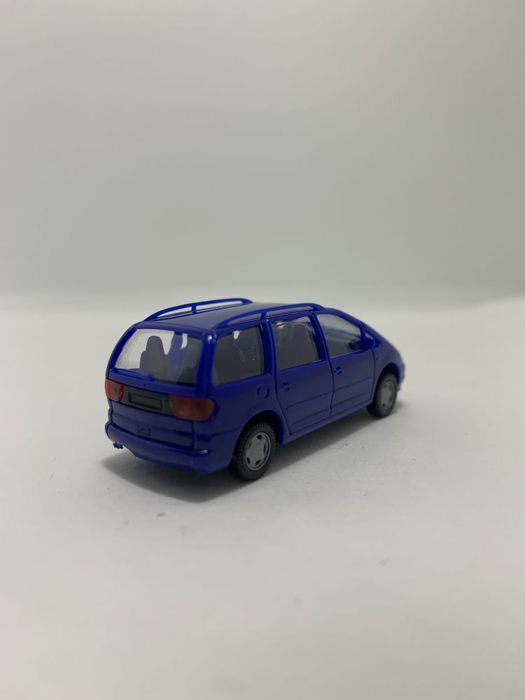 Volkswagen Sharan da Wiking escala H0 1/87