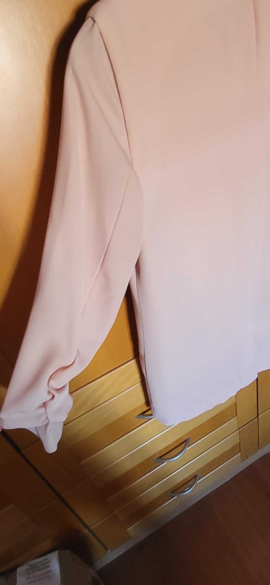 Blazer cor de rosa claro pastel mangas enrugadas