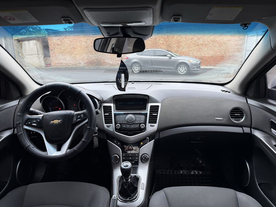 Chevrolet Cruze 1.8 з газом