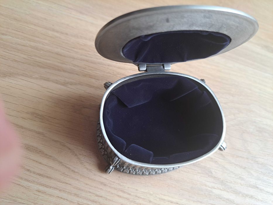 Guarda Joias em Metal