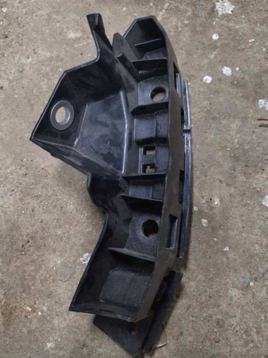 Кріплення бампер VW Atlas бу оригінал америка лев/прав