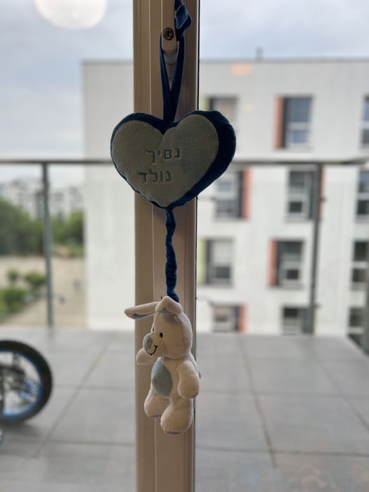 Zabawka-zając do łóżeczka, muzyczna stan idealny!