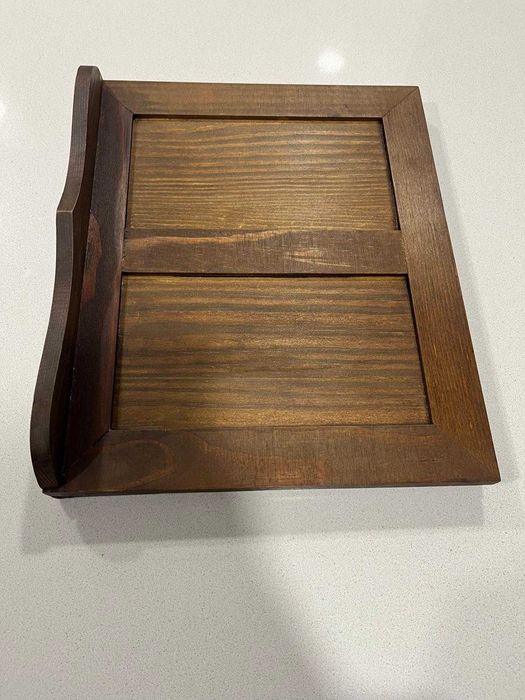 Suporte para livro em madeira