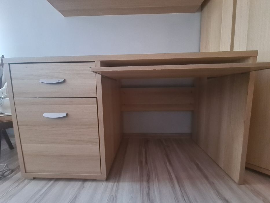 Sprzedam biurko kolor dębu