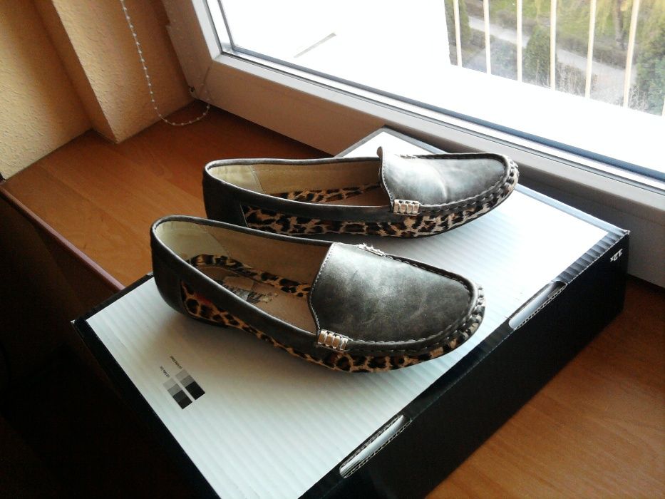 Mokasyny Confort Soft Shoes z kolekcji bucików- 39 / 25 cm !!!