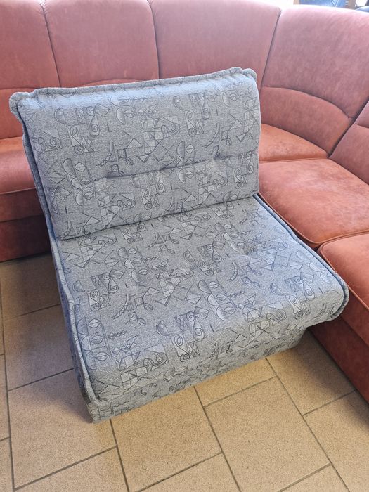 Fotel rozkładany z funkcją spania i pojemnikiem  jak nowy