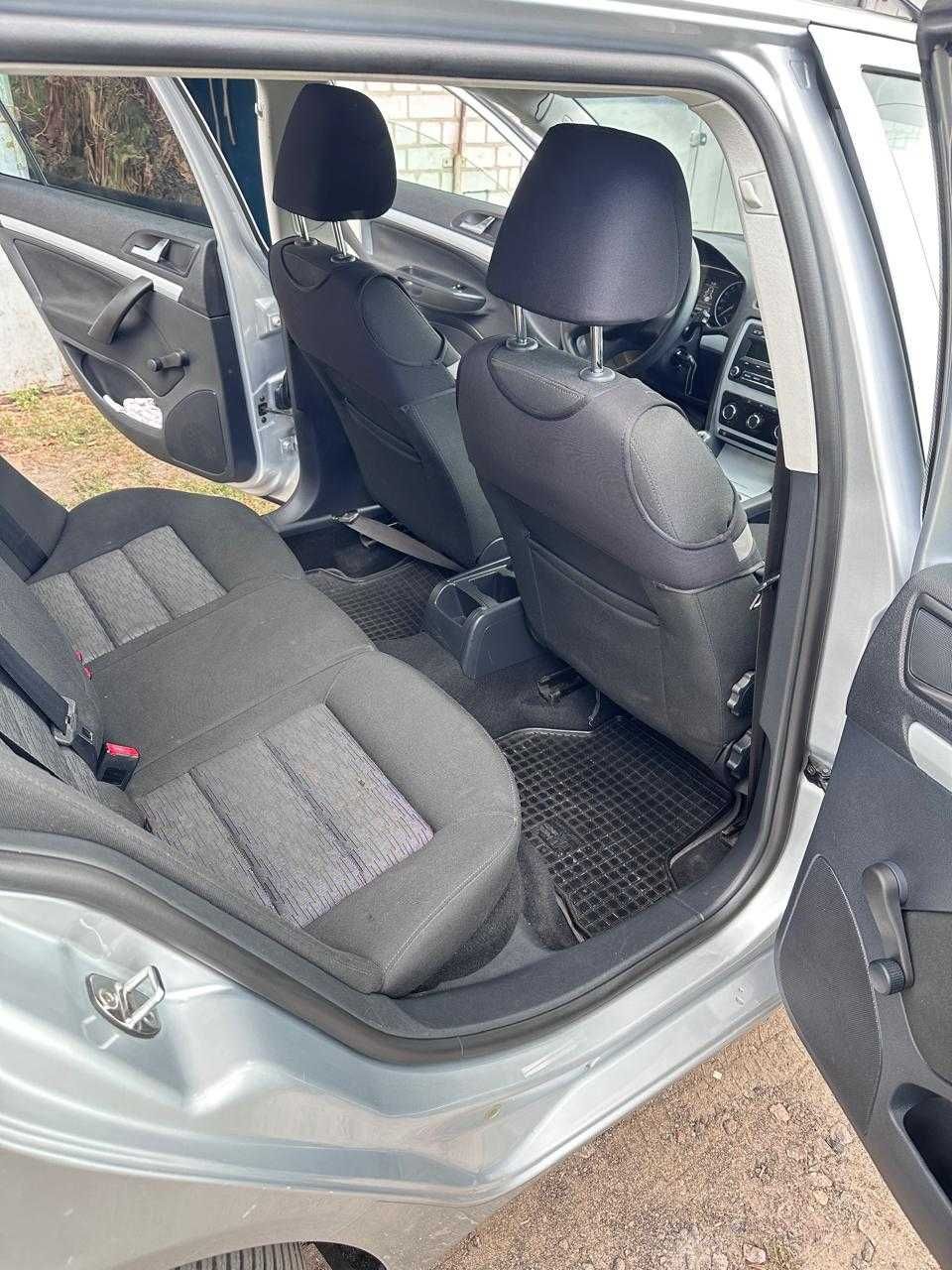 Продаю свое авто Skoda Octavia 2009