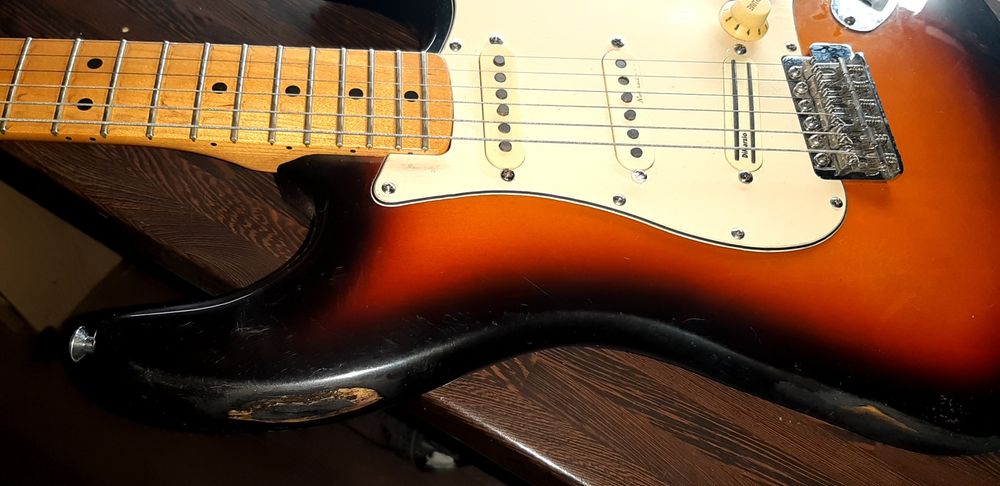 Fender stratocaster Гітара