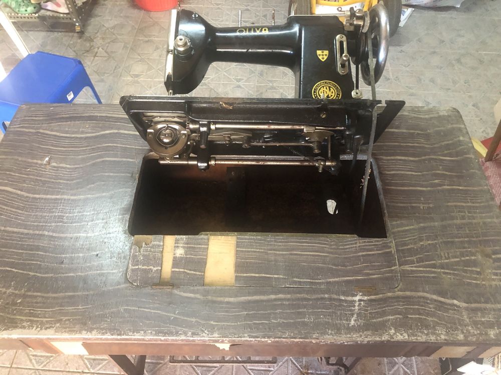 Maquina de costura OLIVA