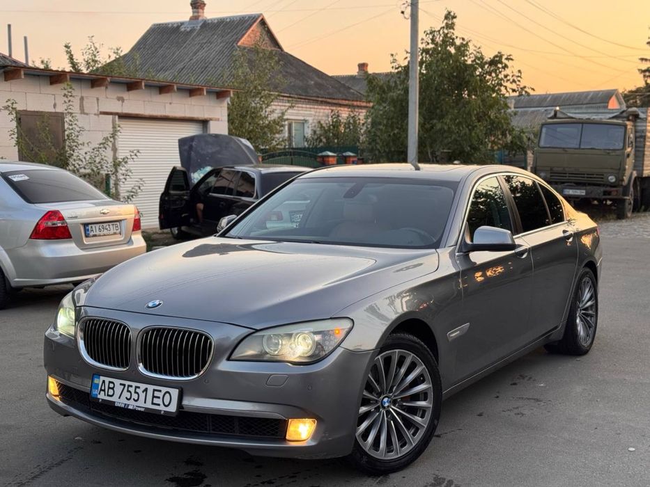 Продам BMW 740I F01 , 2011 года , 3.0 бензин в идеальном состоянии