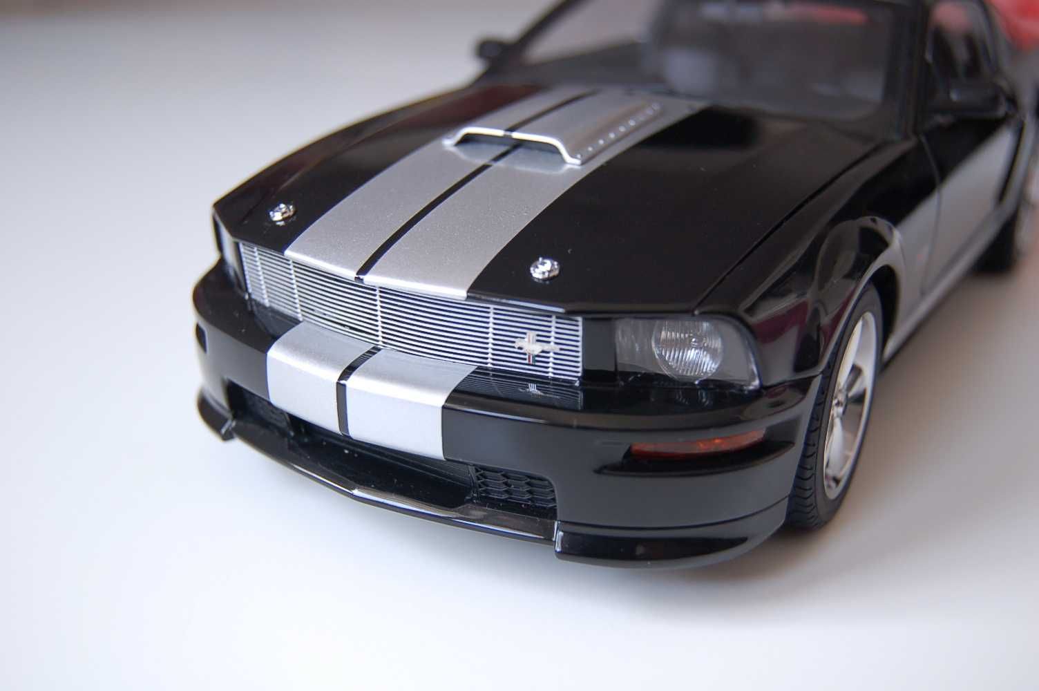 Ford Mustang Shelby GT 2007 - Model 1:18