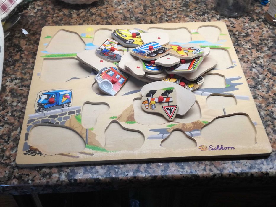 Puzzle de madeira com pega da Eichhorn.