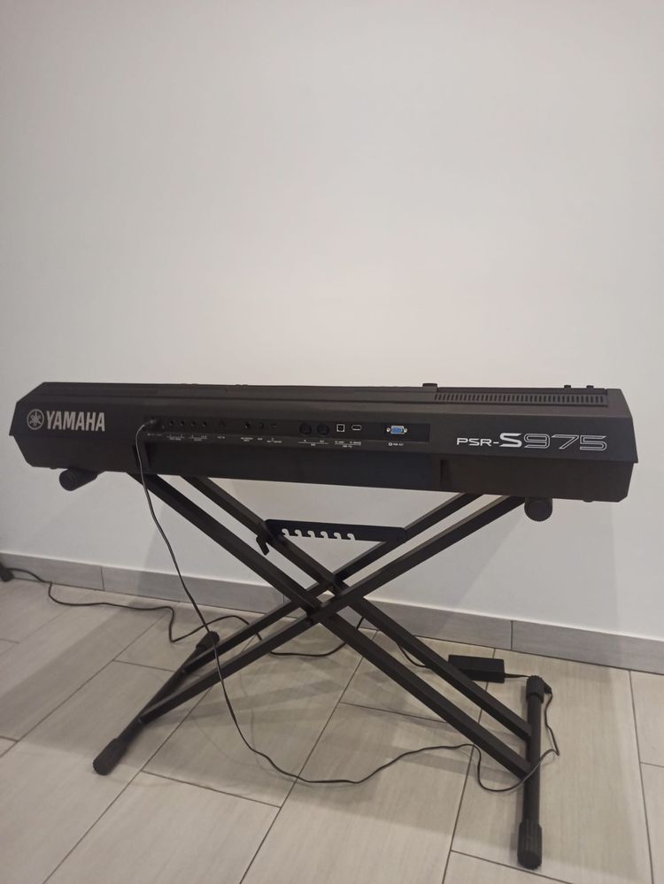 sprzedam Yamaha PSR S975