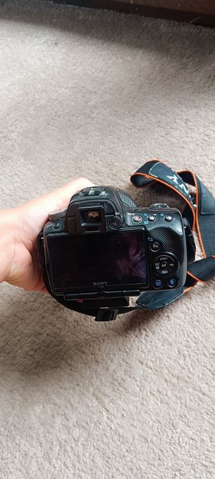 Zestaw aparat + obiektyw – Sony Alpha A33 + Sigma 70-300mm