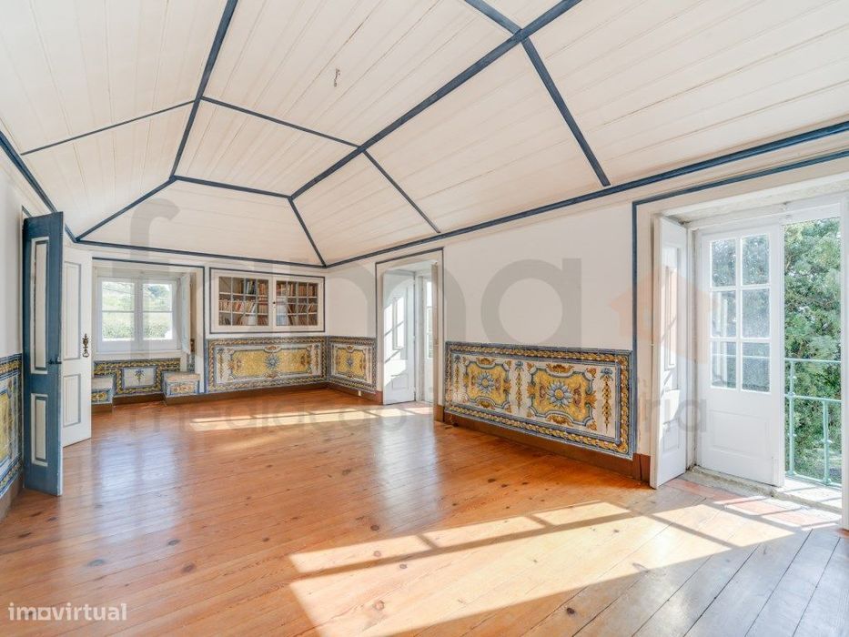 Quinta em Barcarena-Oeiras com vista de mar do séc. XVIII