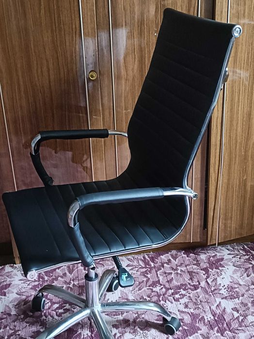 Продам крісло в гарному стані