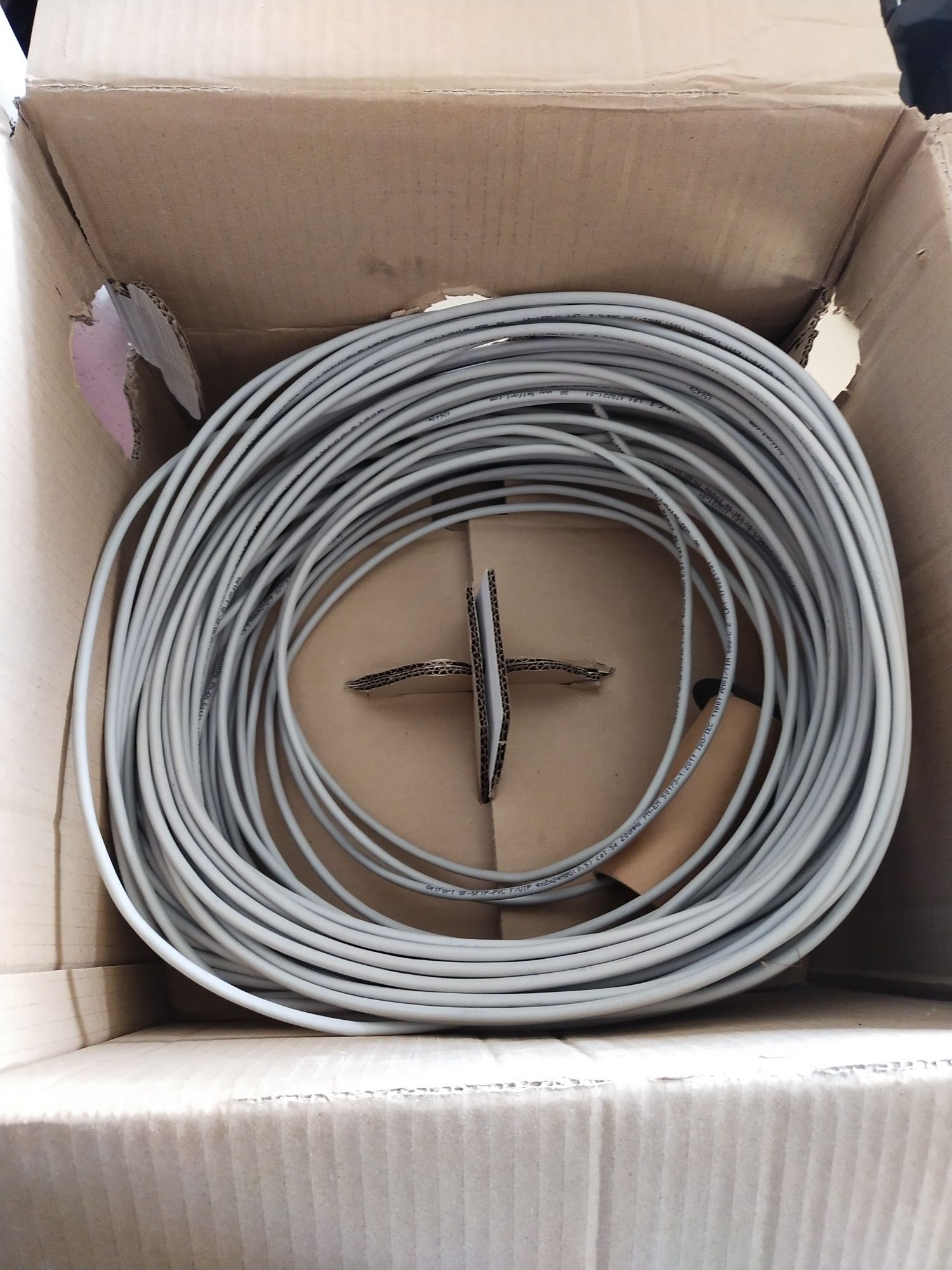Kabel przewód typu SKRĘTKA CAT.5E UTP do internetu kamer anten 105 mb