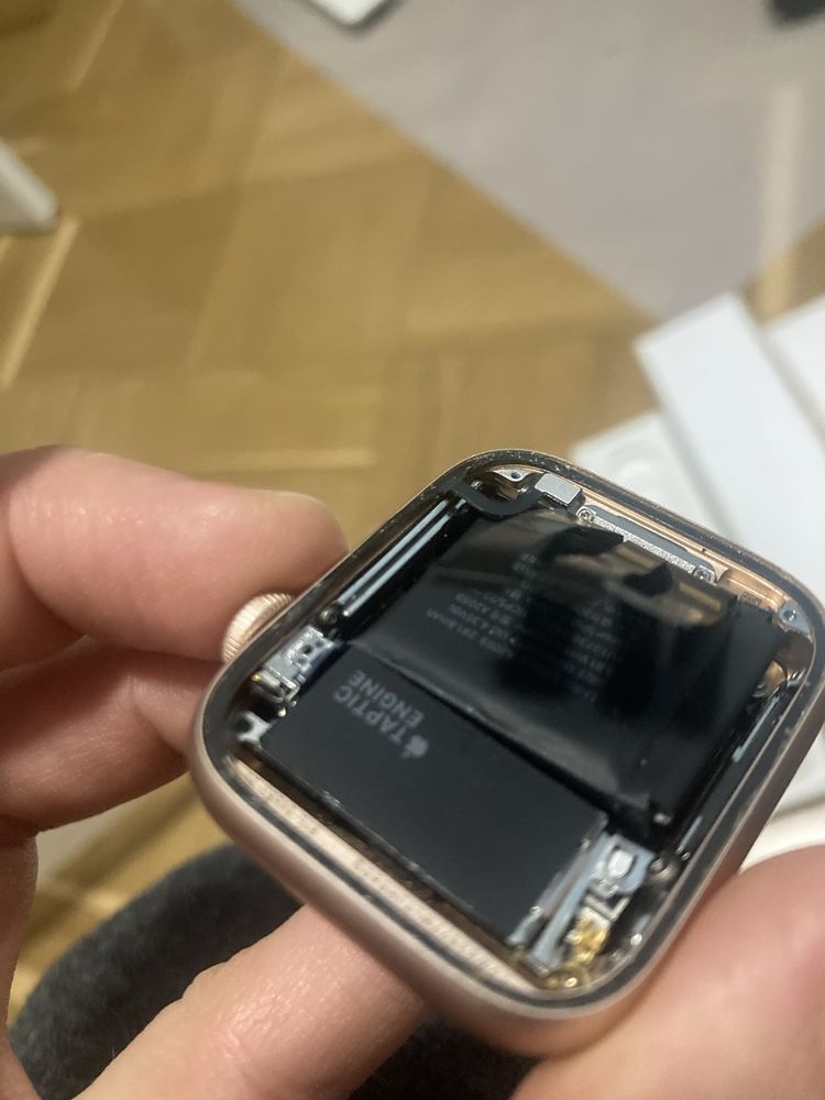 Apple watch 4 44 uszkodzony