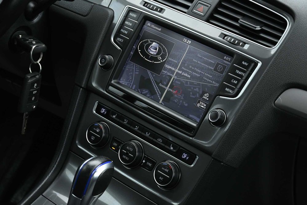 Volkswagen e-Golf 2015