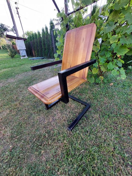 Крісло в стилі loft