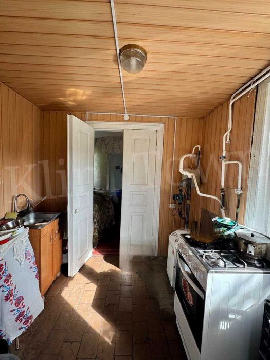 Продається пів будинку в центрі міста