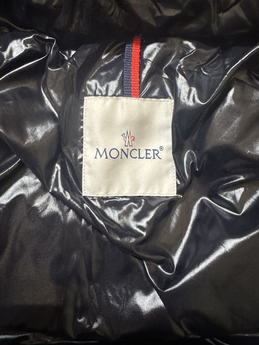 Пуховик Moncler
